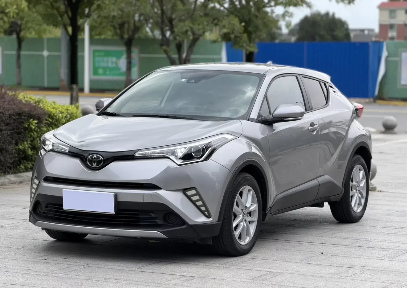 Toyota C-HR Hybrid (Yize IZOA)  из Китая