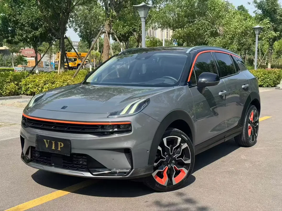 Lynk & Co 06