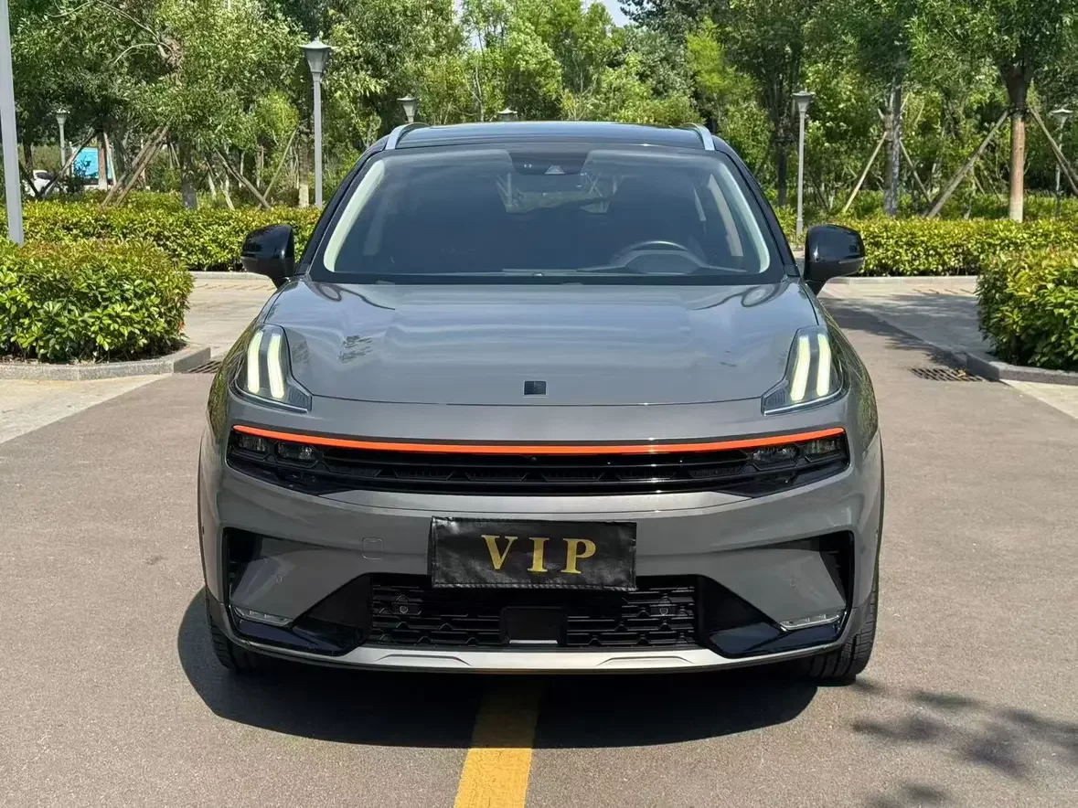 Lynk & Co 06
