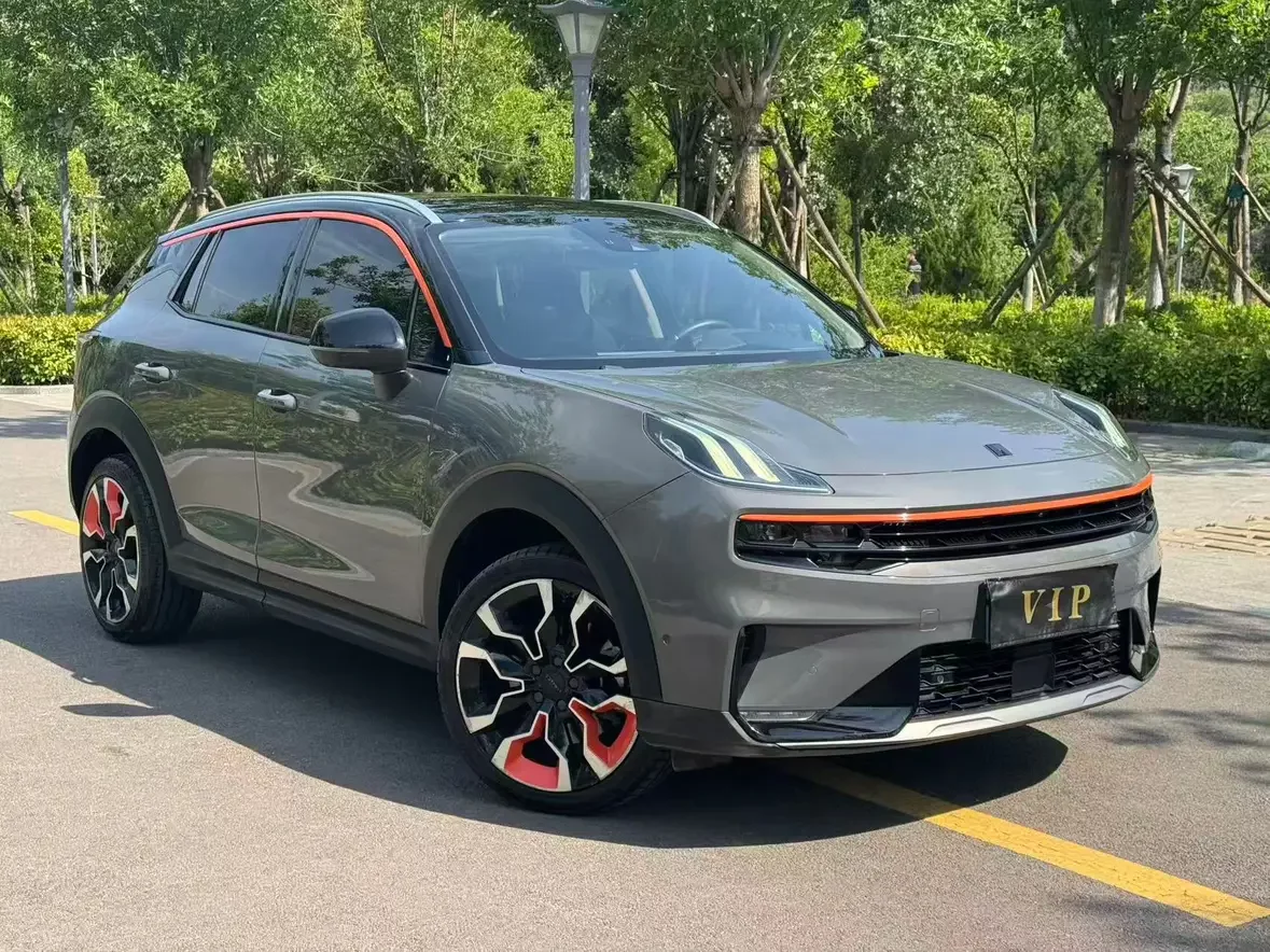Lynk & Co 06