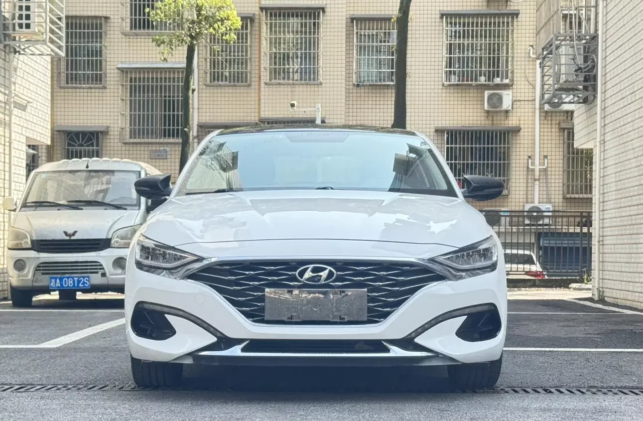 Hyundai Lafesta