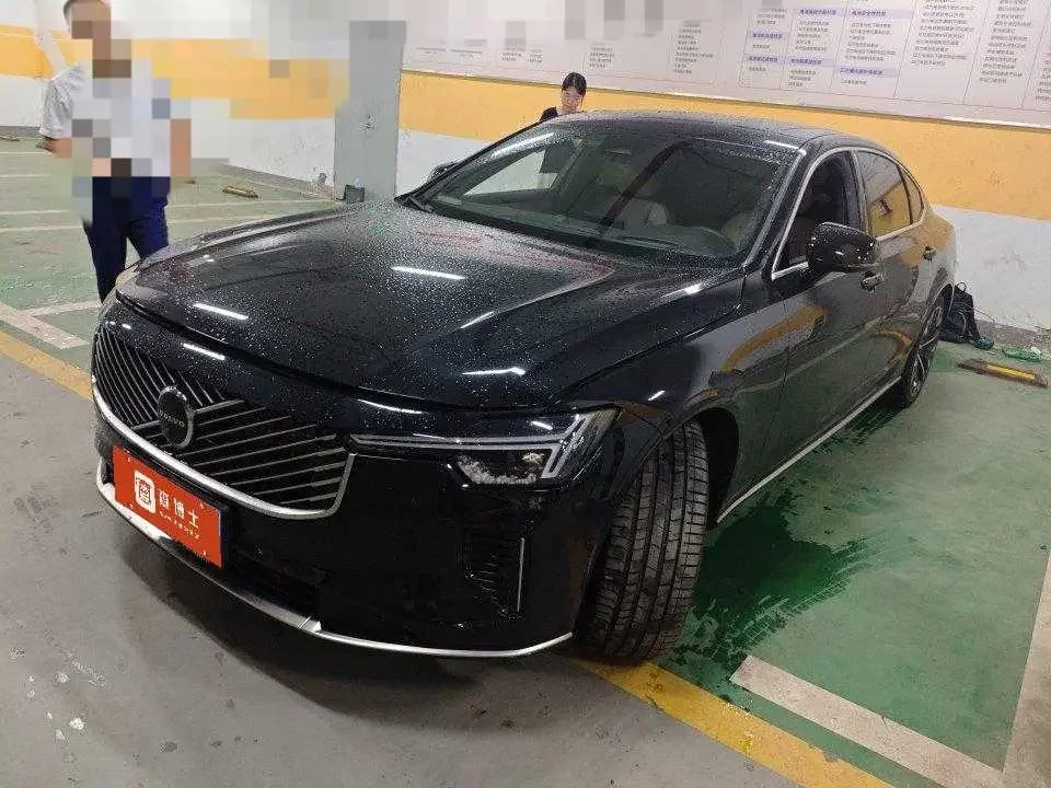Volvo S90