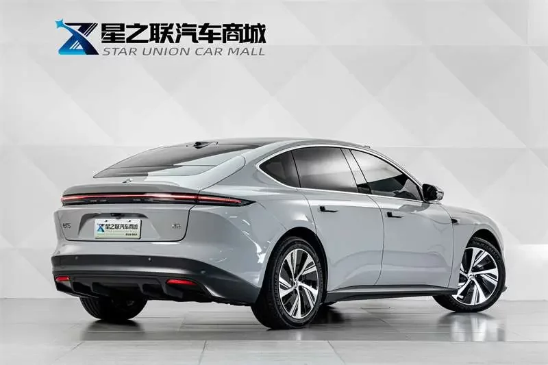 NIO ET5