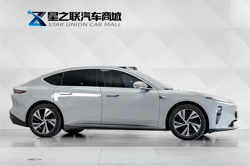 NIO ET5