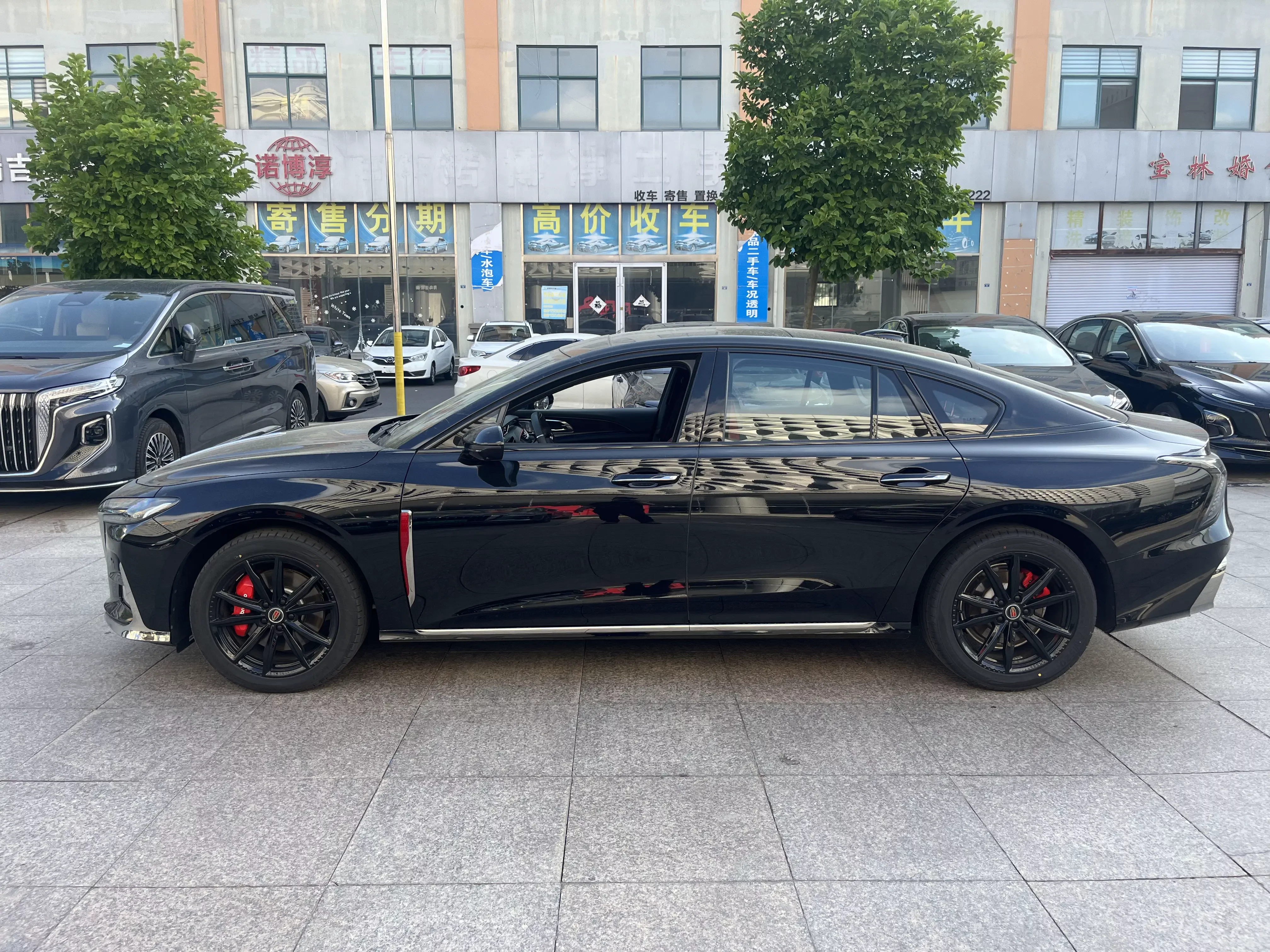 Hongqi H6