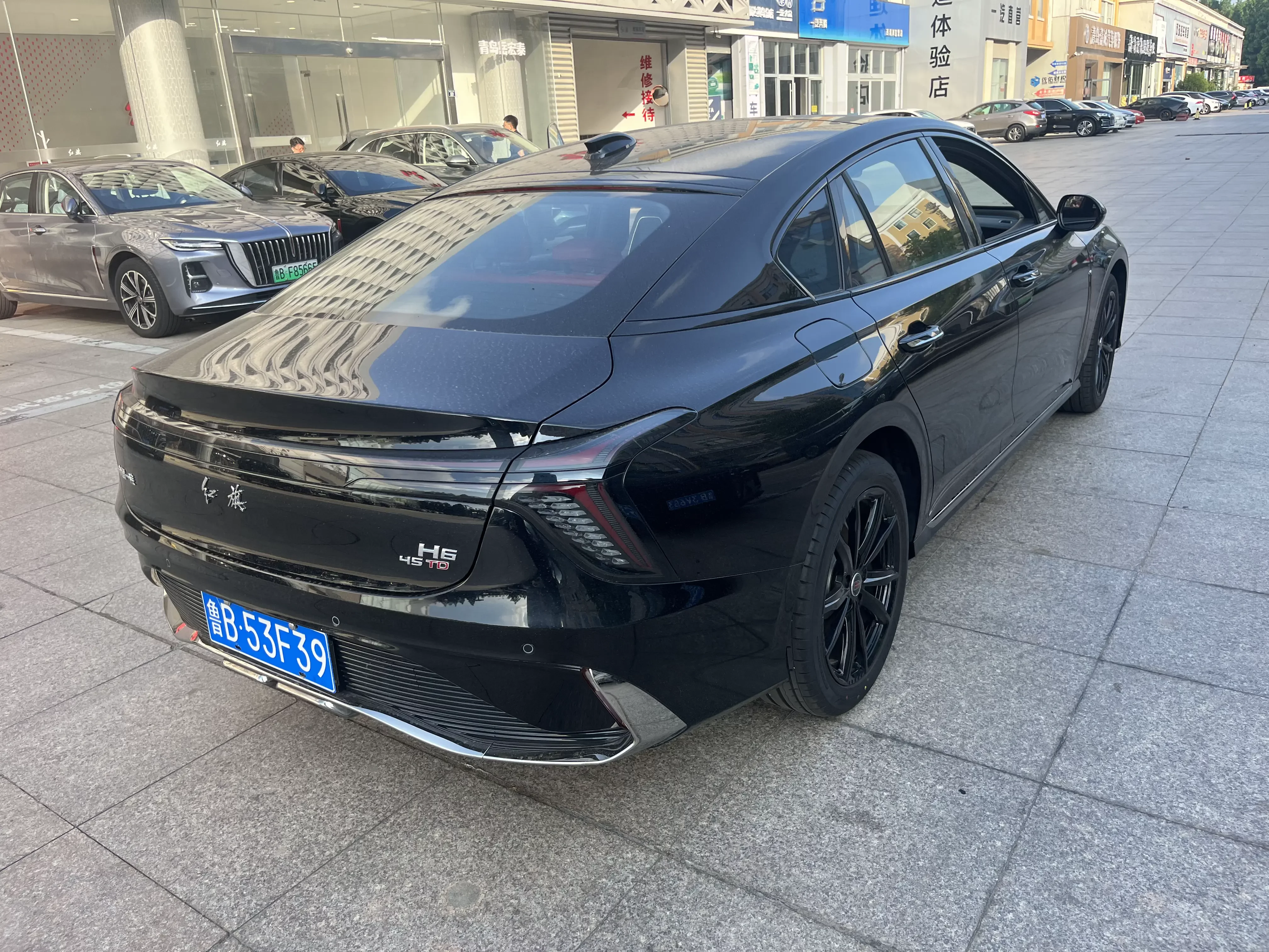 Hongqi H6