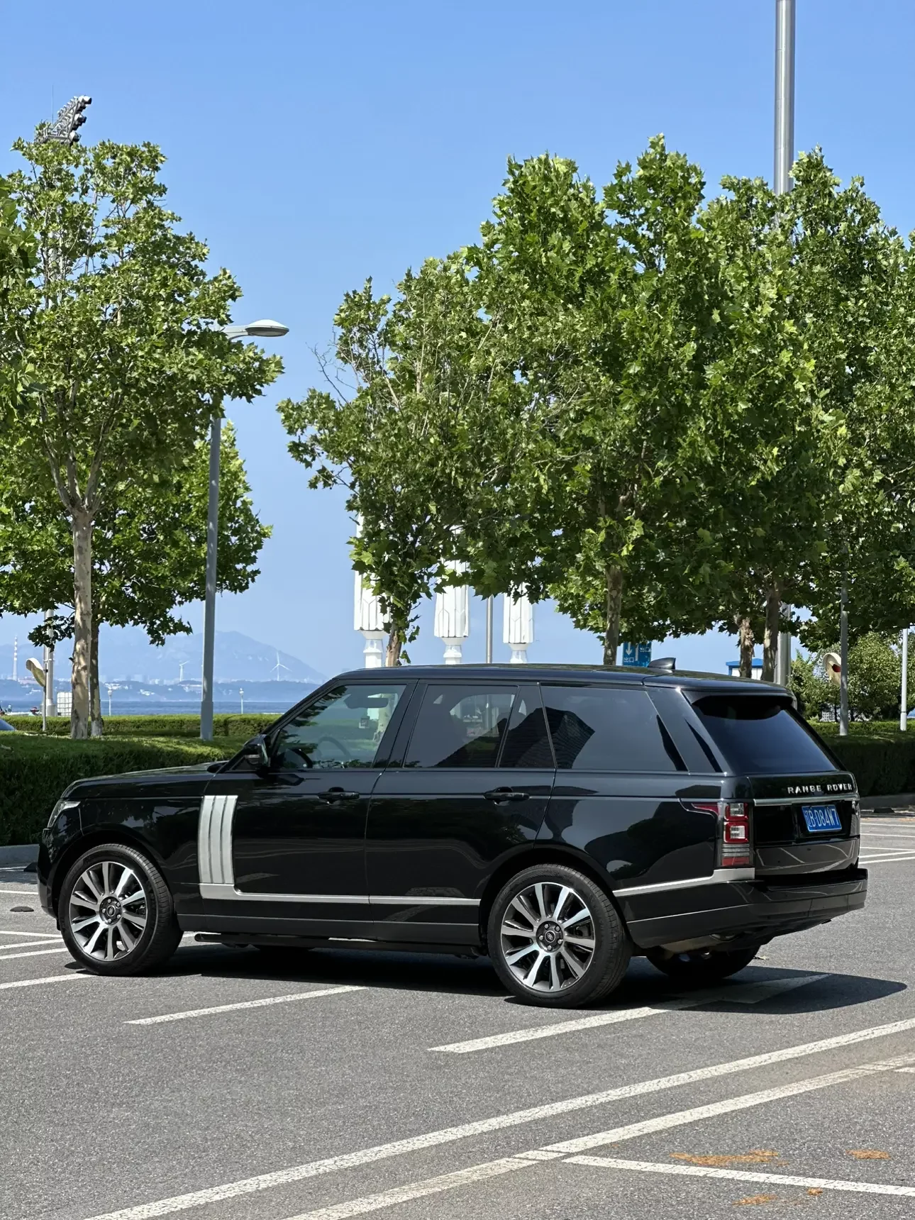Land Rover range rover