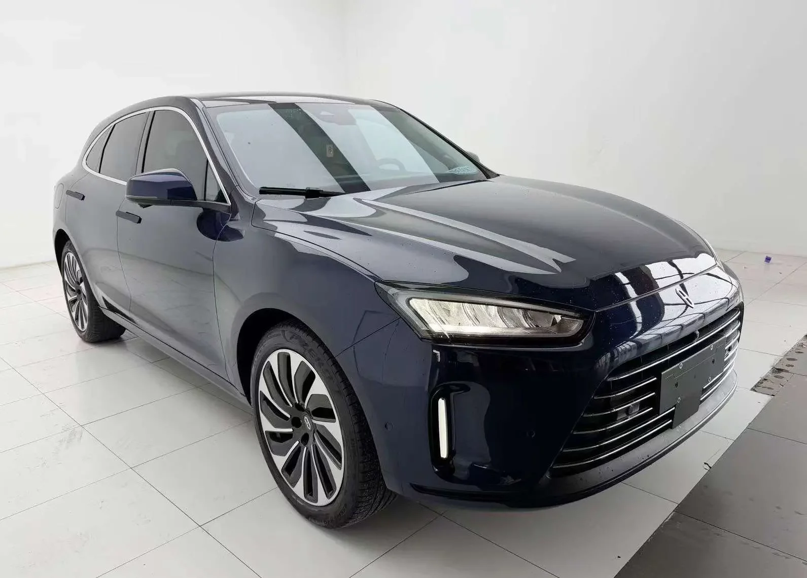 AITO M5