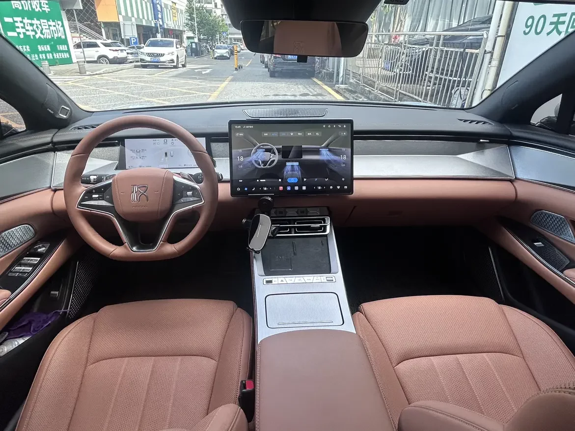 BYD Han L EV
