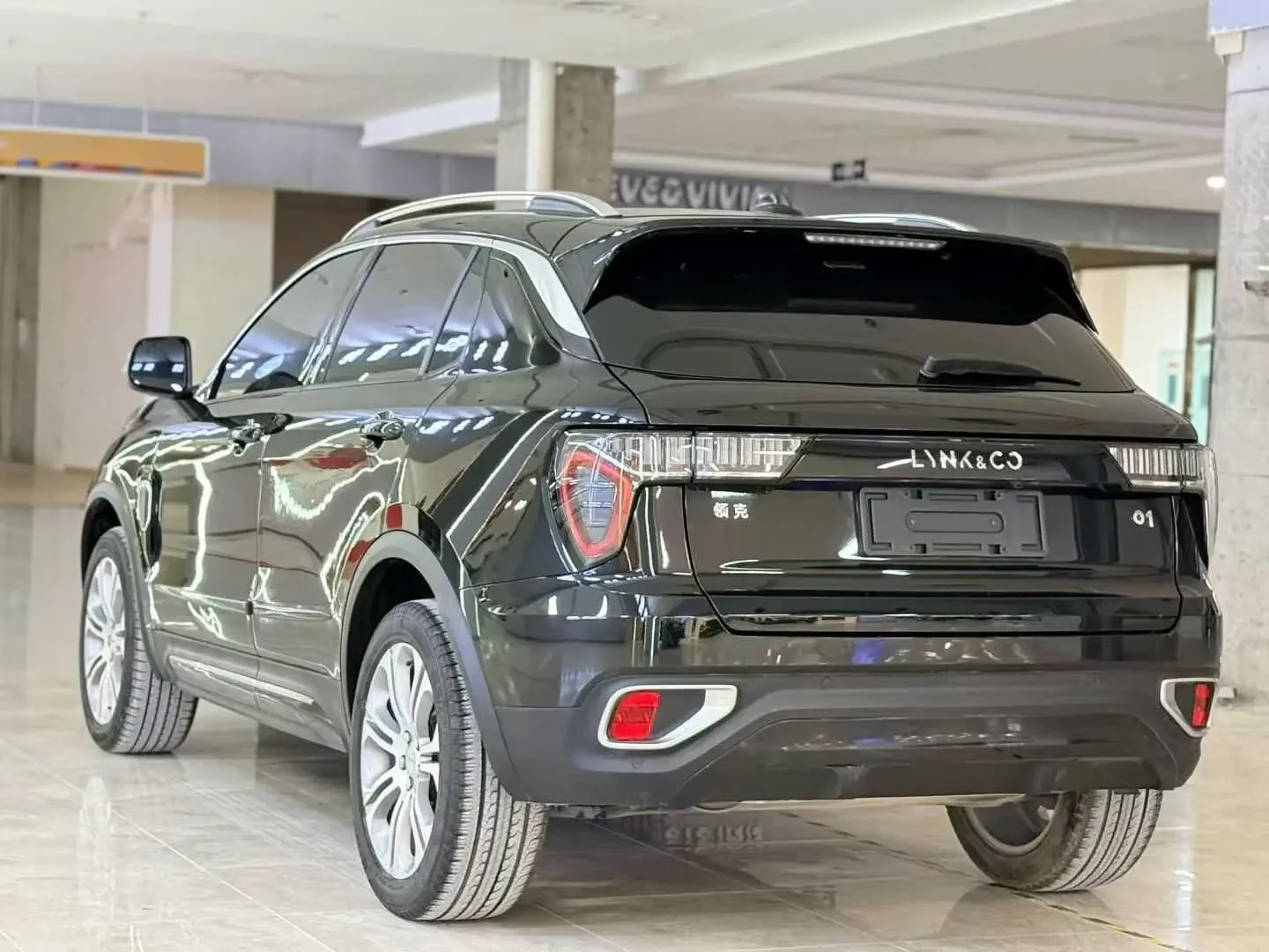 Lynk & Co 01