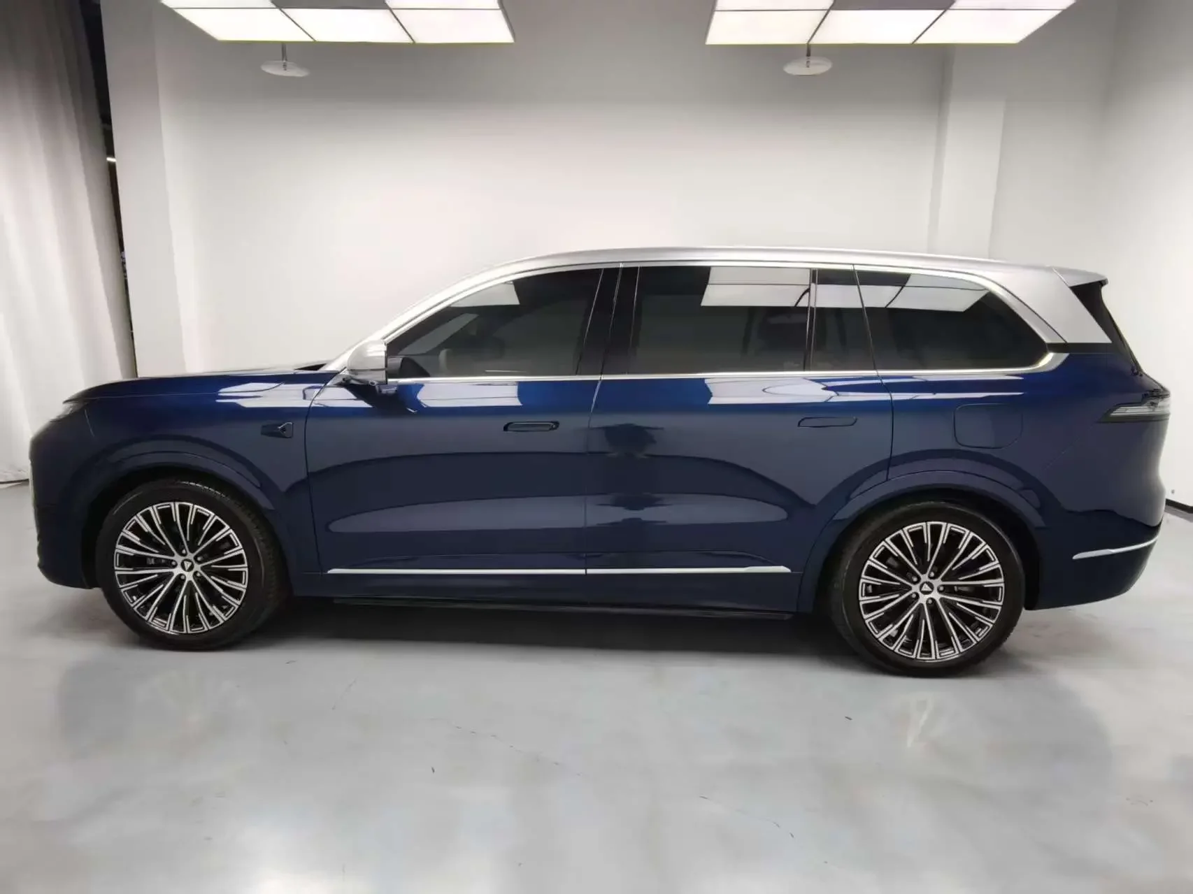 Deepal Dark blue S09