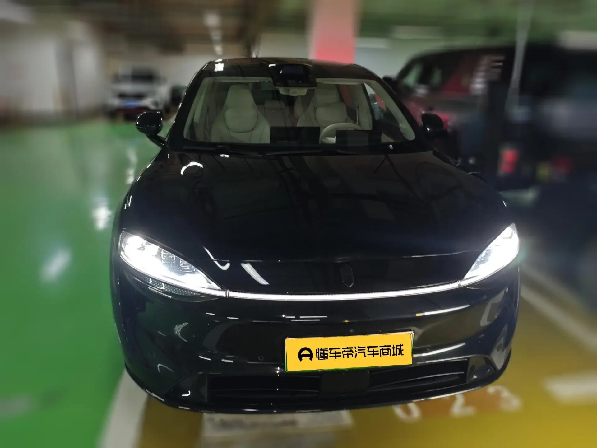 Luxeed Zhijie R7  из Китая