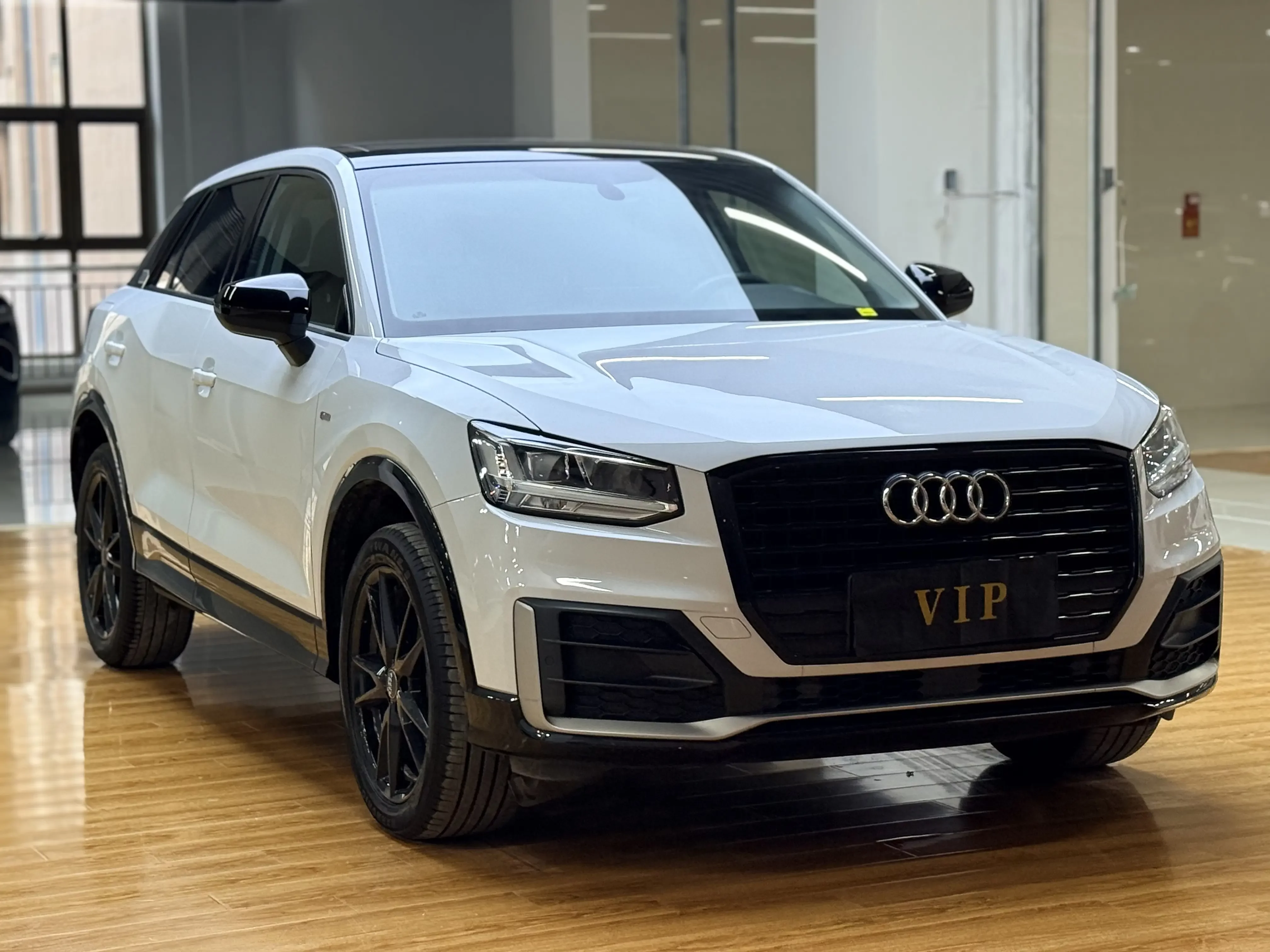 Audi Q2L