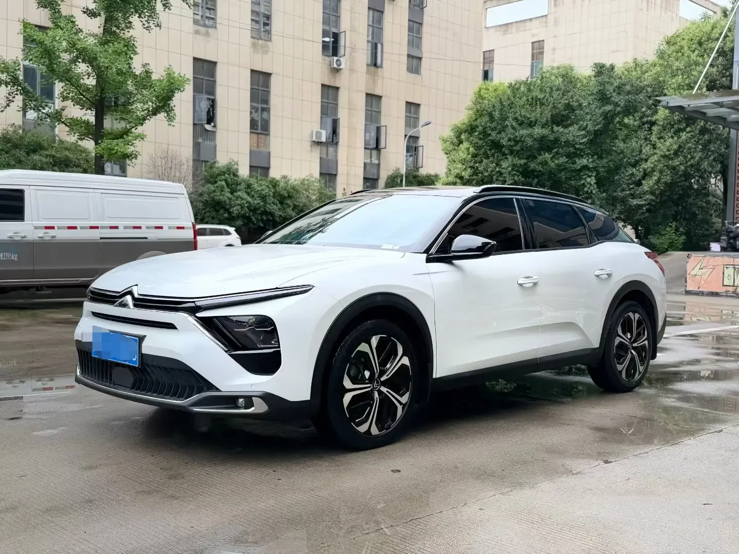 Citroën Versailles C5 X  из Китая