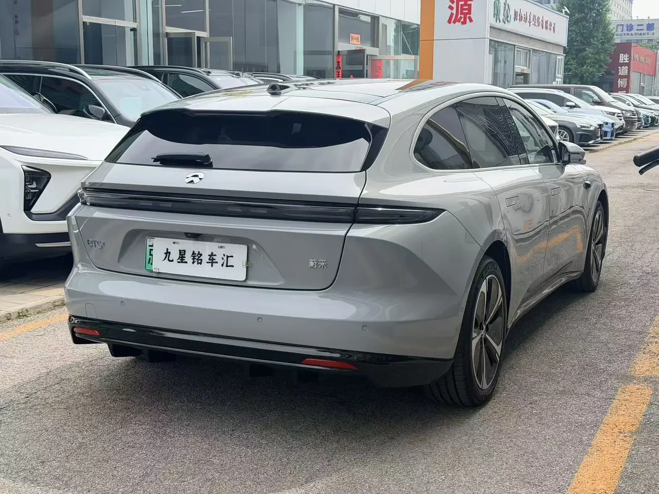 NIO ET5T