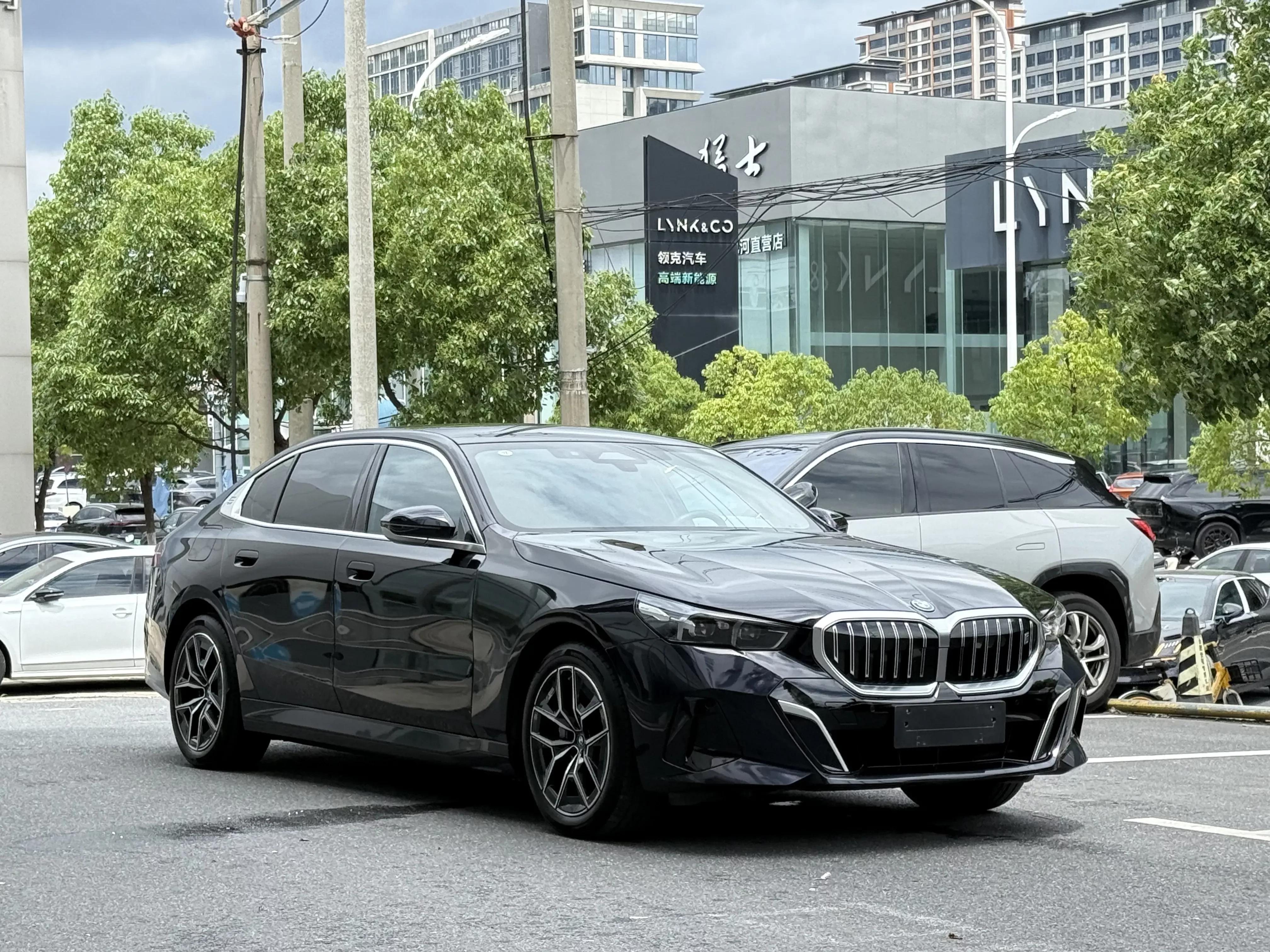 BMW i5