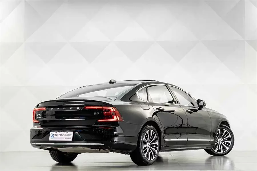 Volvo S90