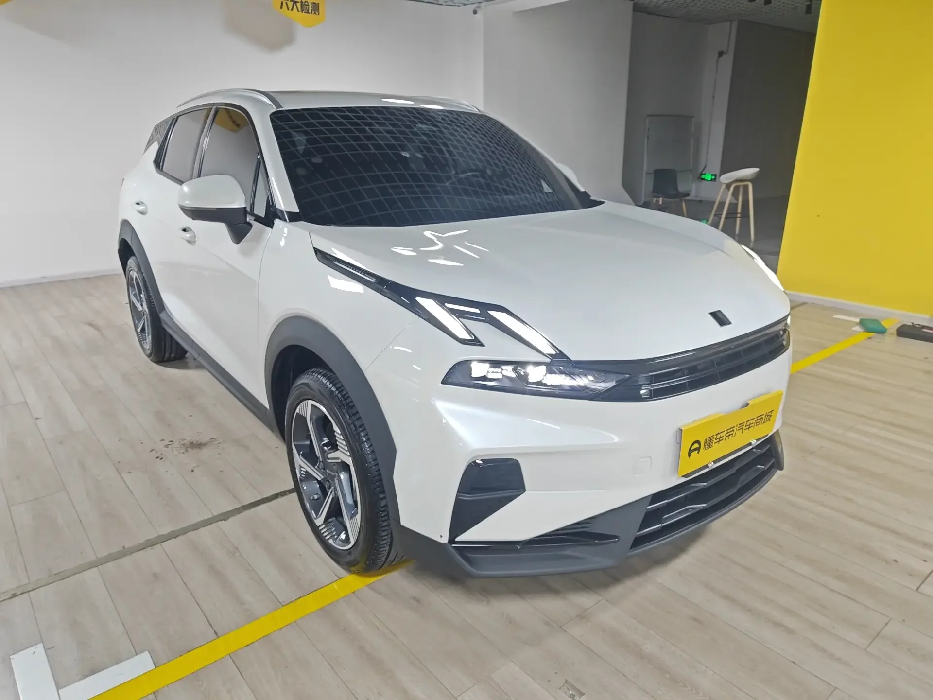 Lynk & Co 06