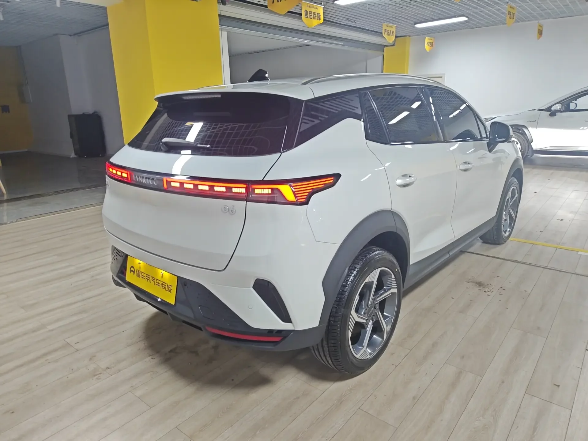 Lynk & Co 06