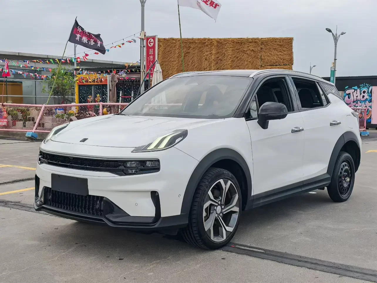 Lynk & Co 06