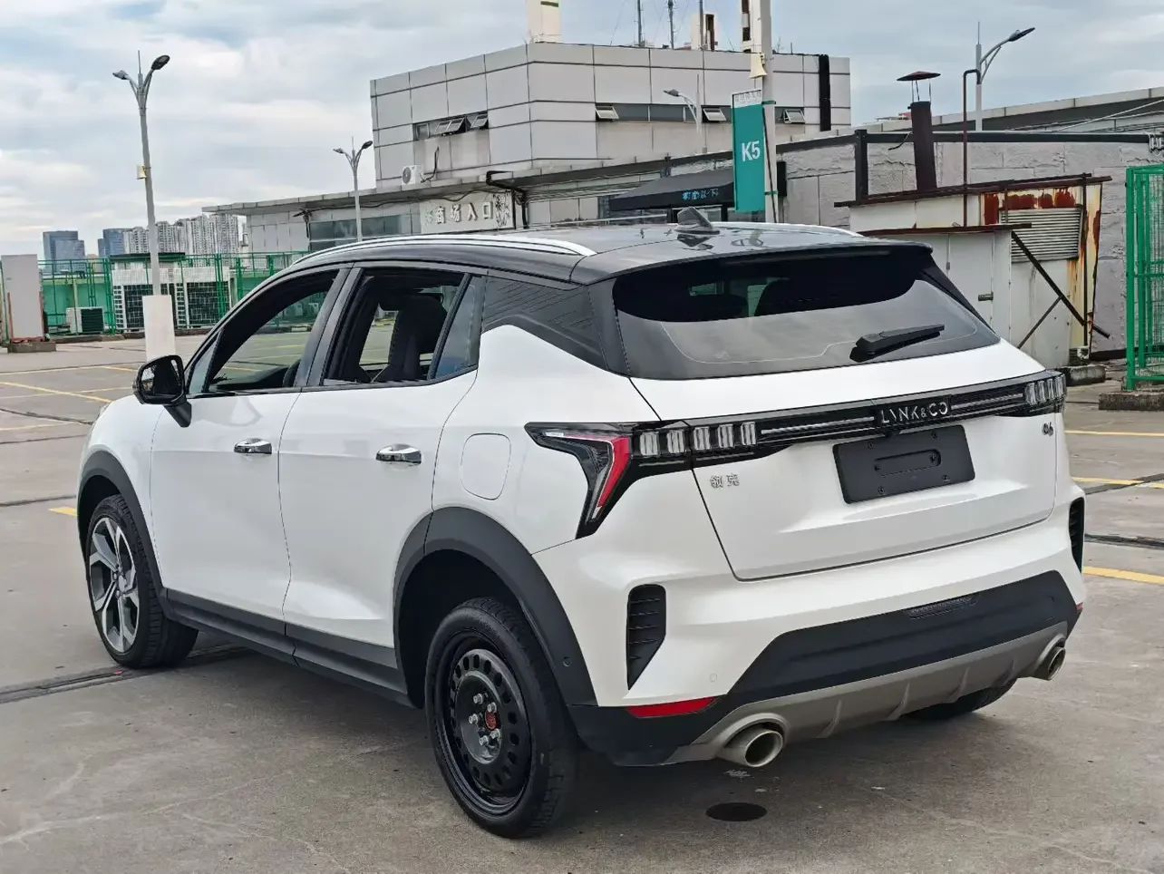 Lynk & Co 06