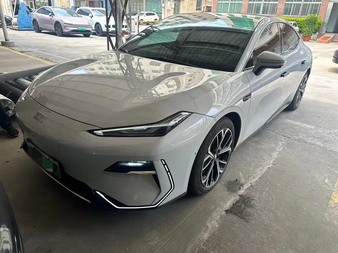 Geely Galaxy E8