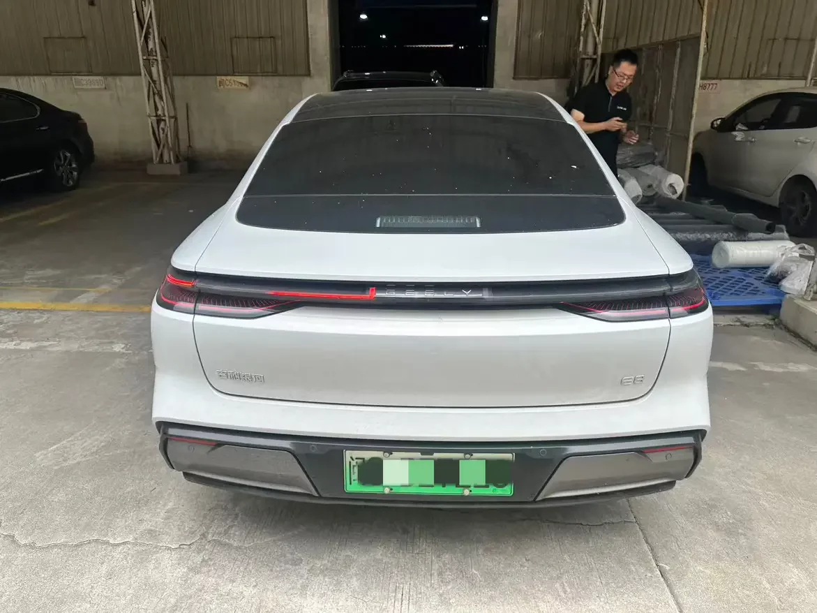 Geely Galaxy E8