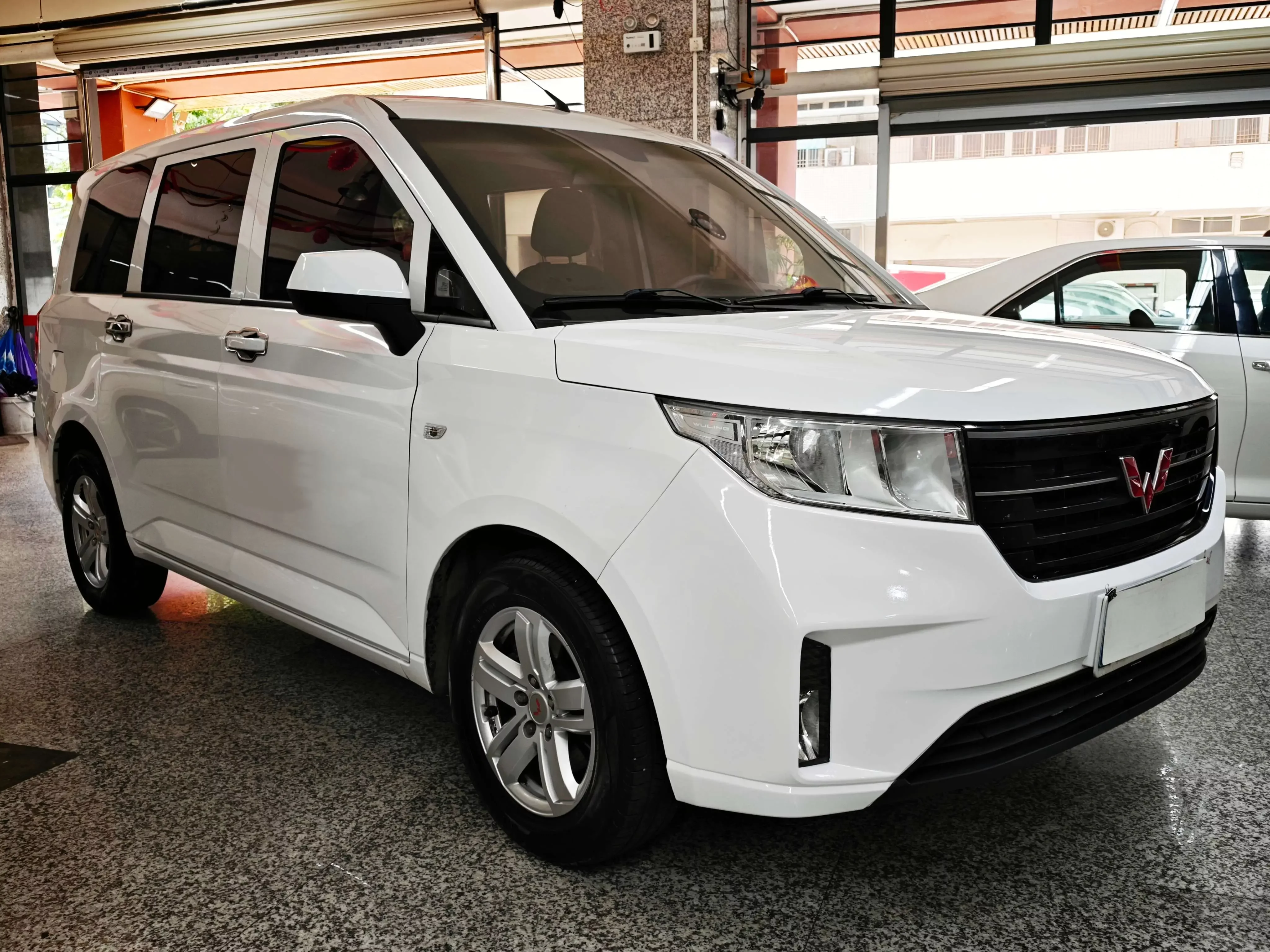 Wuling Hongguang PLUS