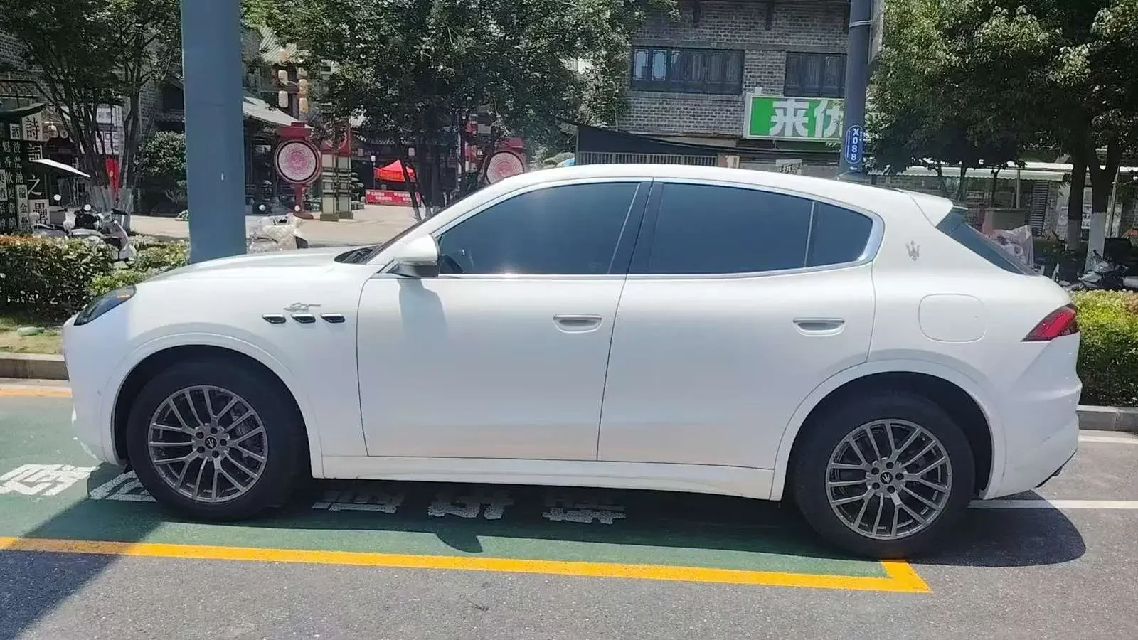 Maserati Grecale  из Китая