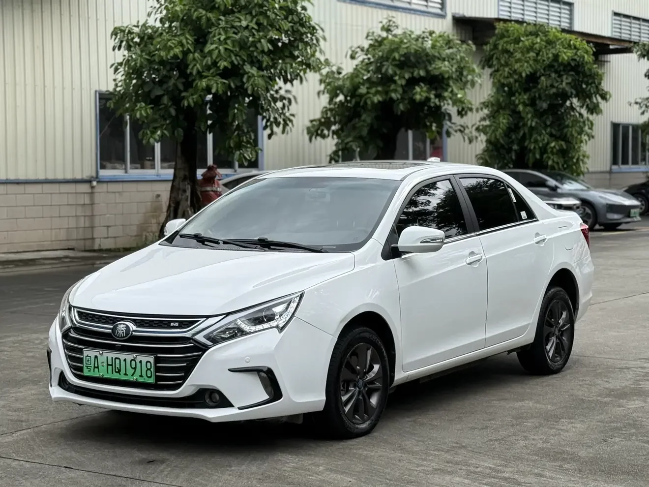 BYD Qin DM  из Китая