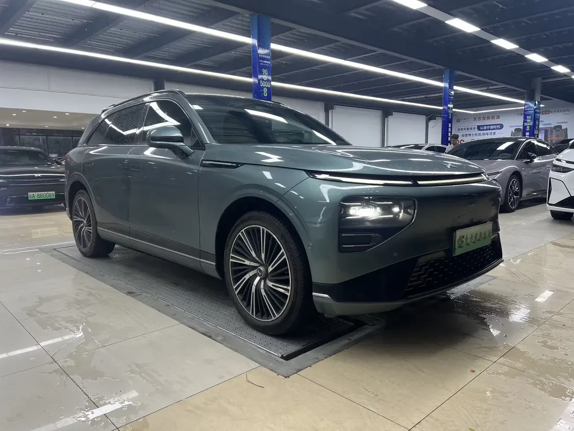 Xpeng G9