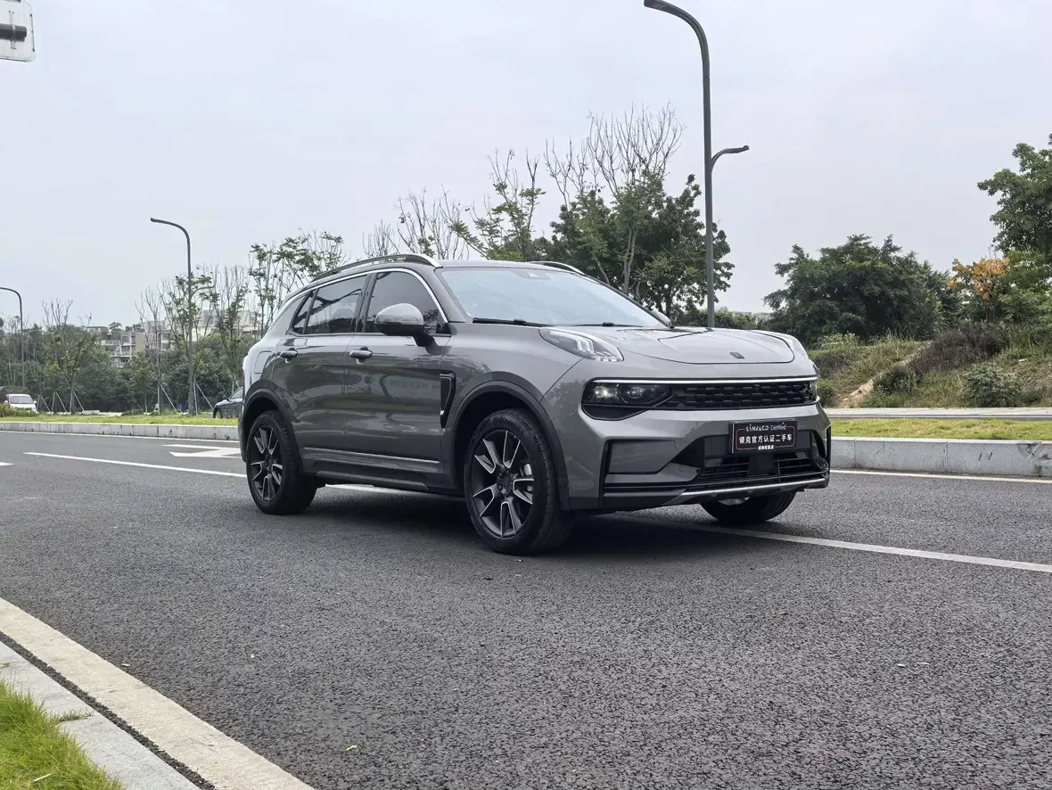 Lynk & Co 01