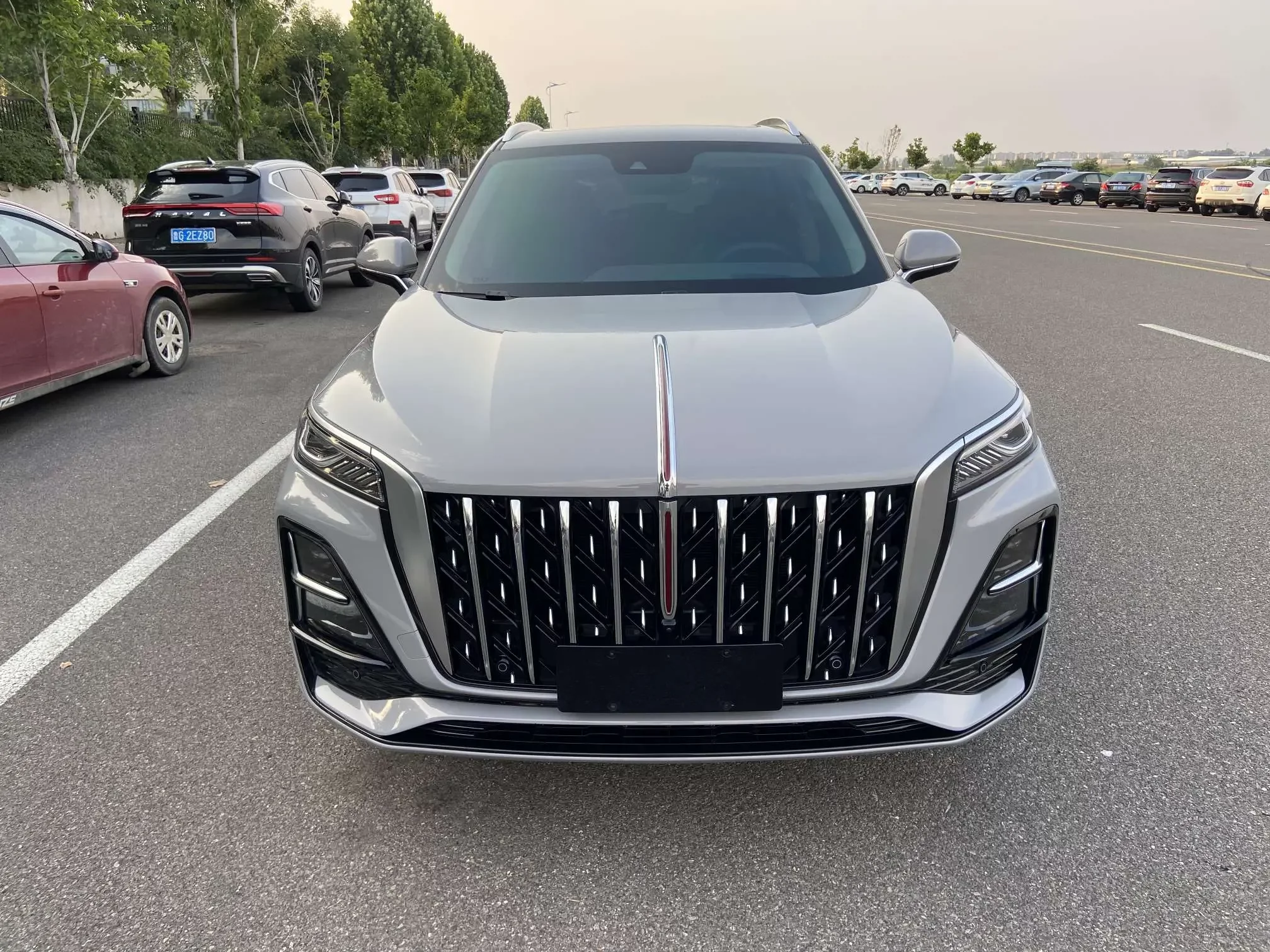 Hongqi HS5  из Китая