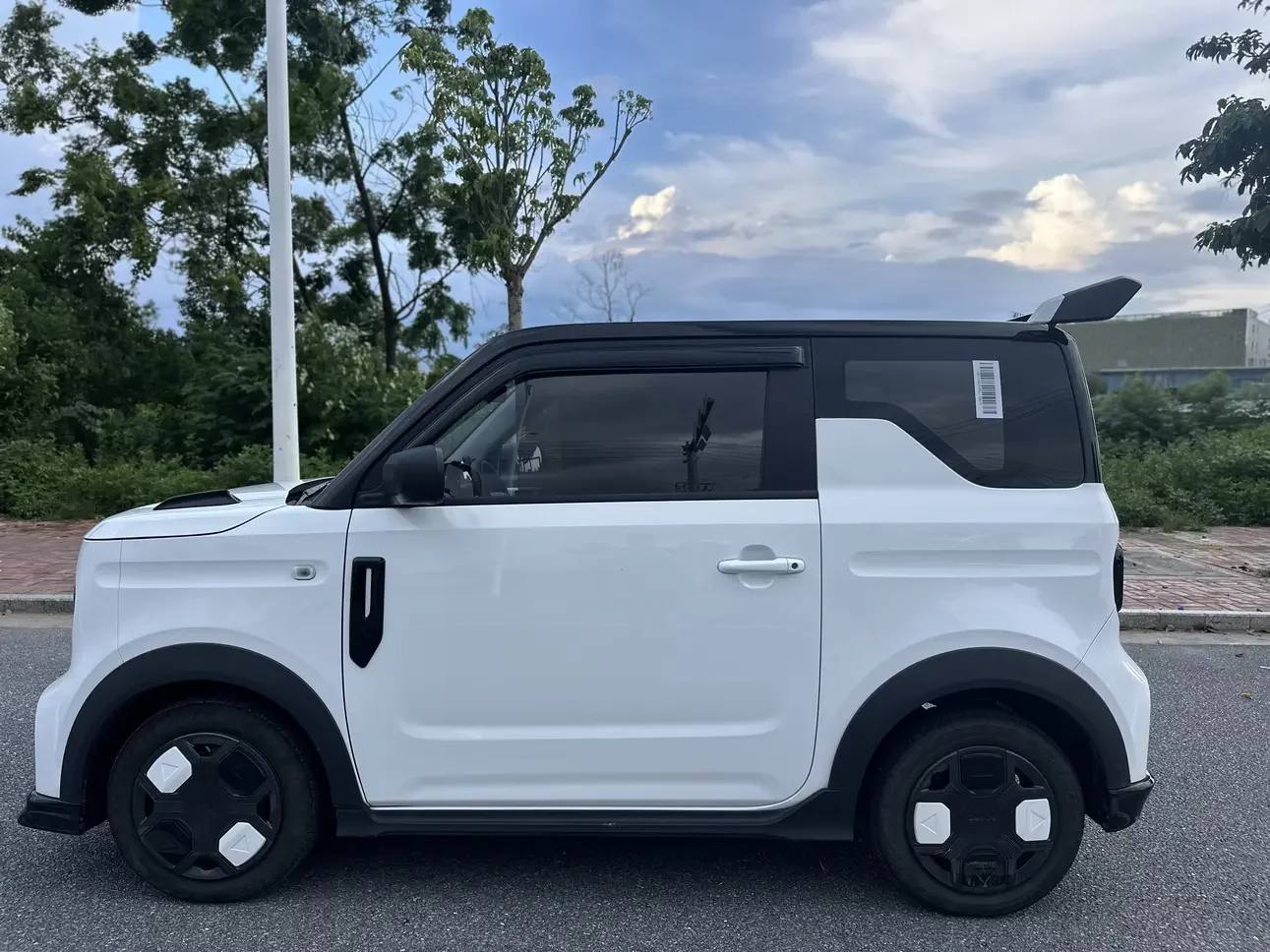 Geely panda