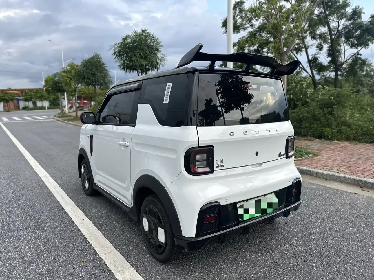 Geely panda