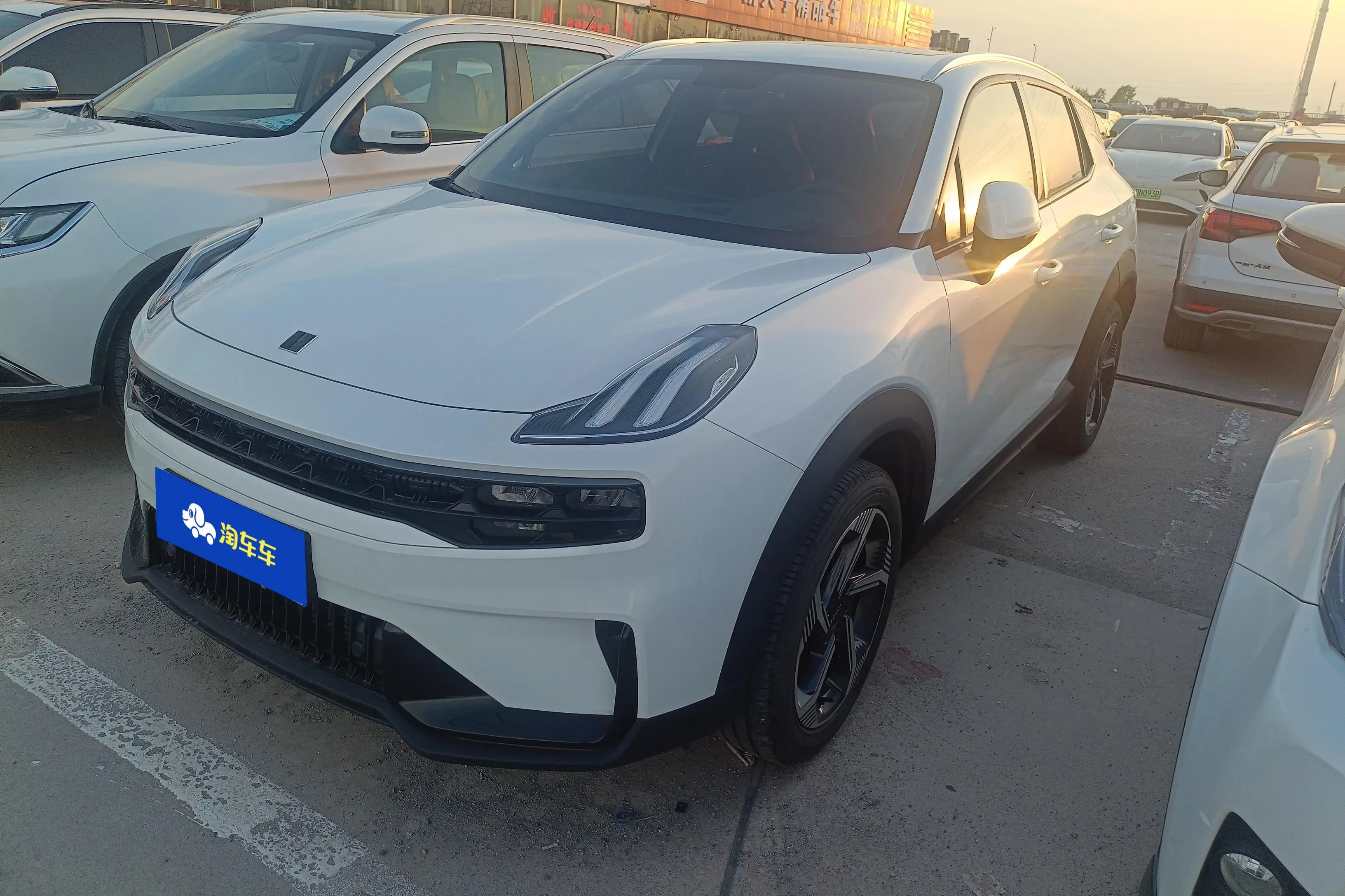 Lynk & Co 06