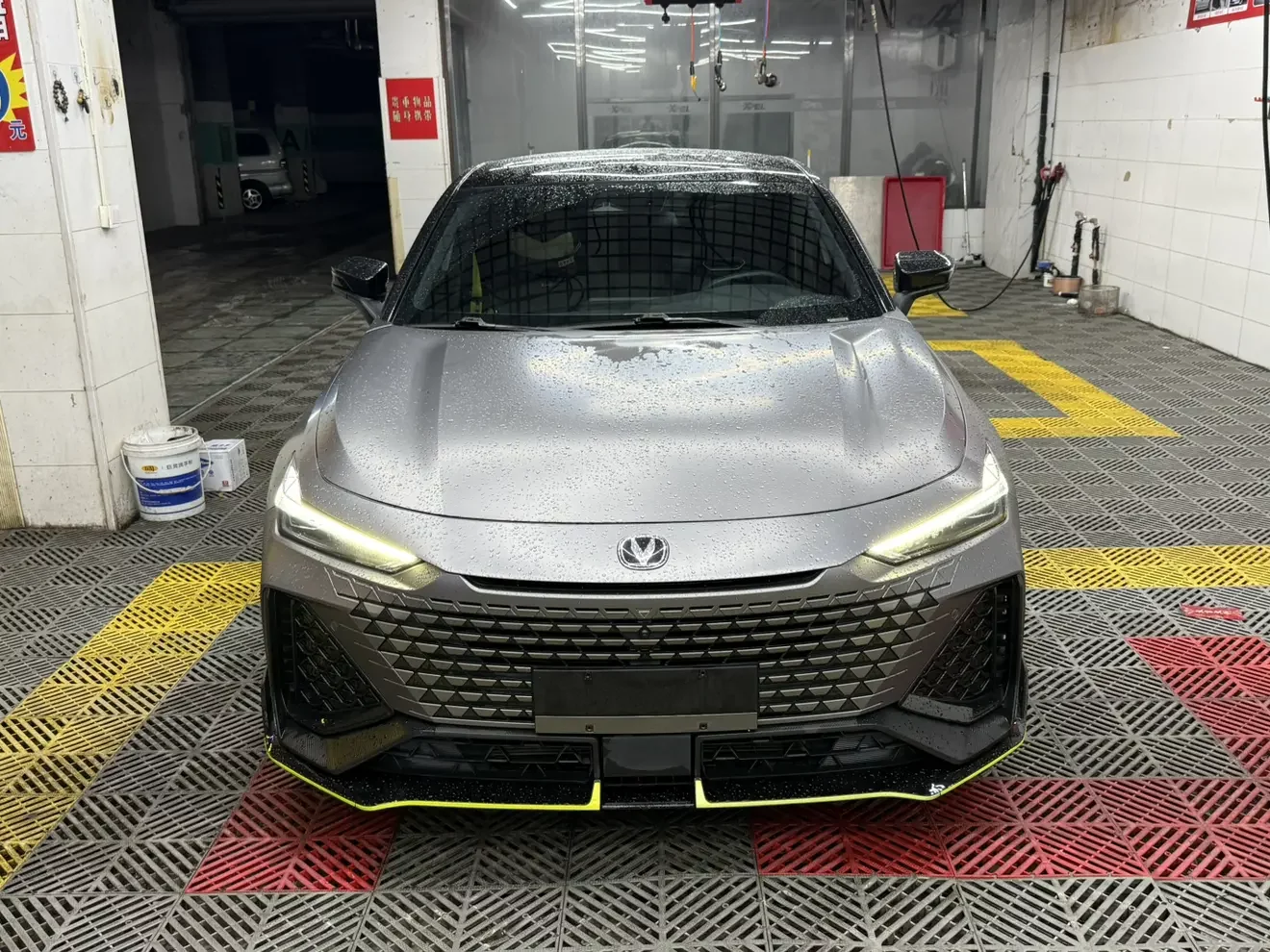 Changan UNI-V  из Китая