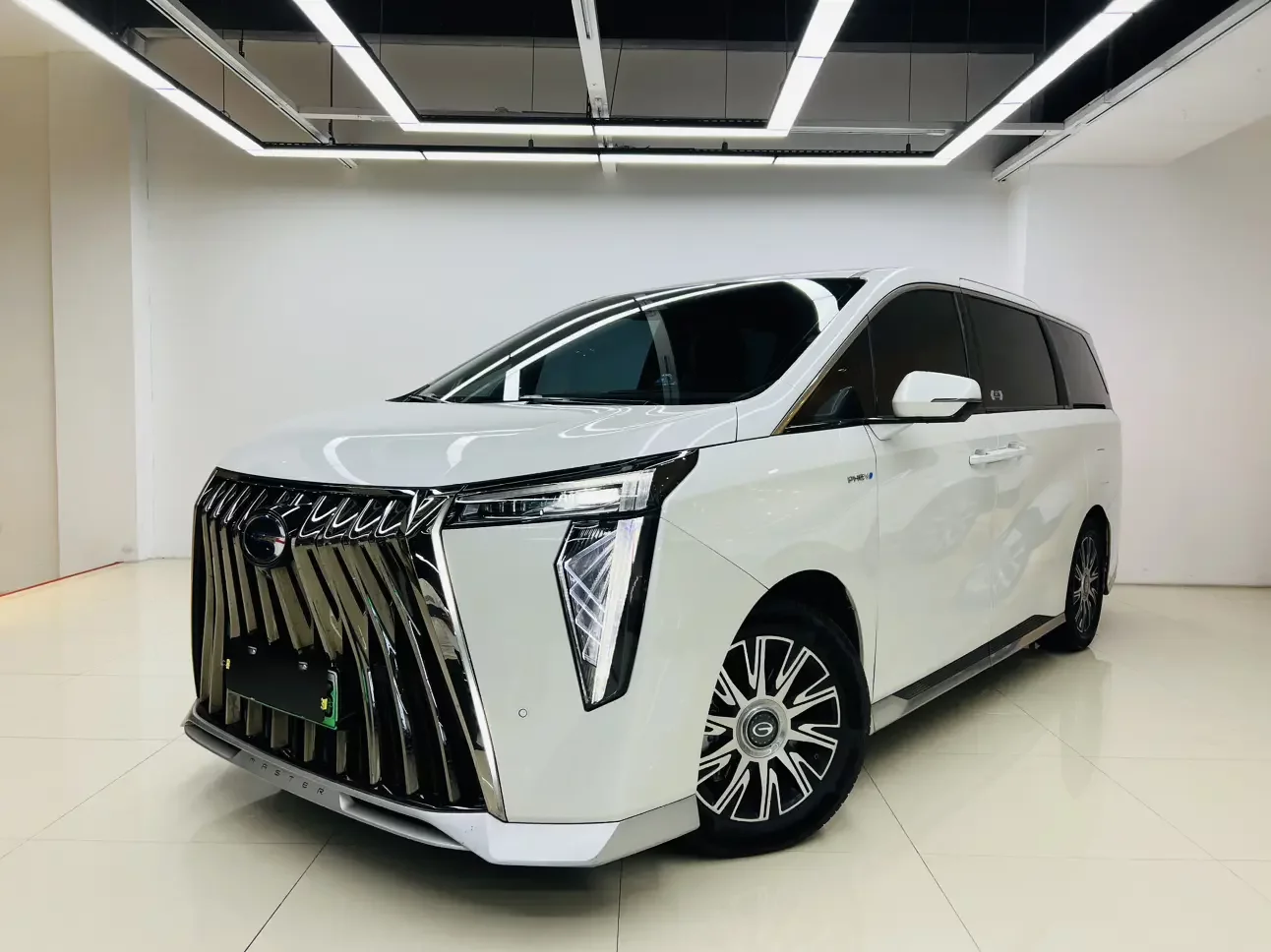 GAC Trumpchi E9 PHEV  из Китая