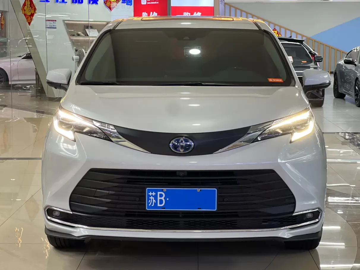 Toyota Sienna  из Китая