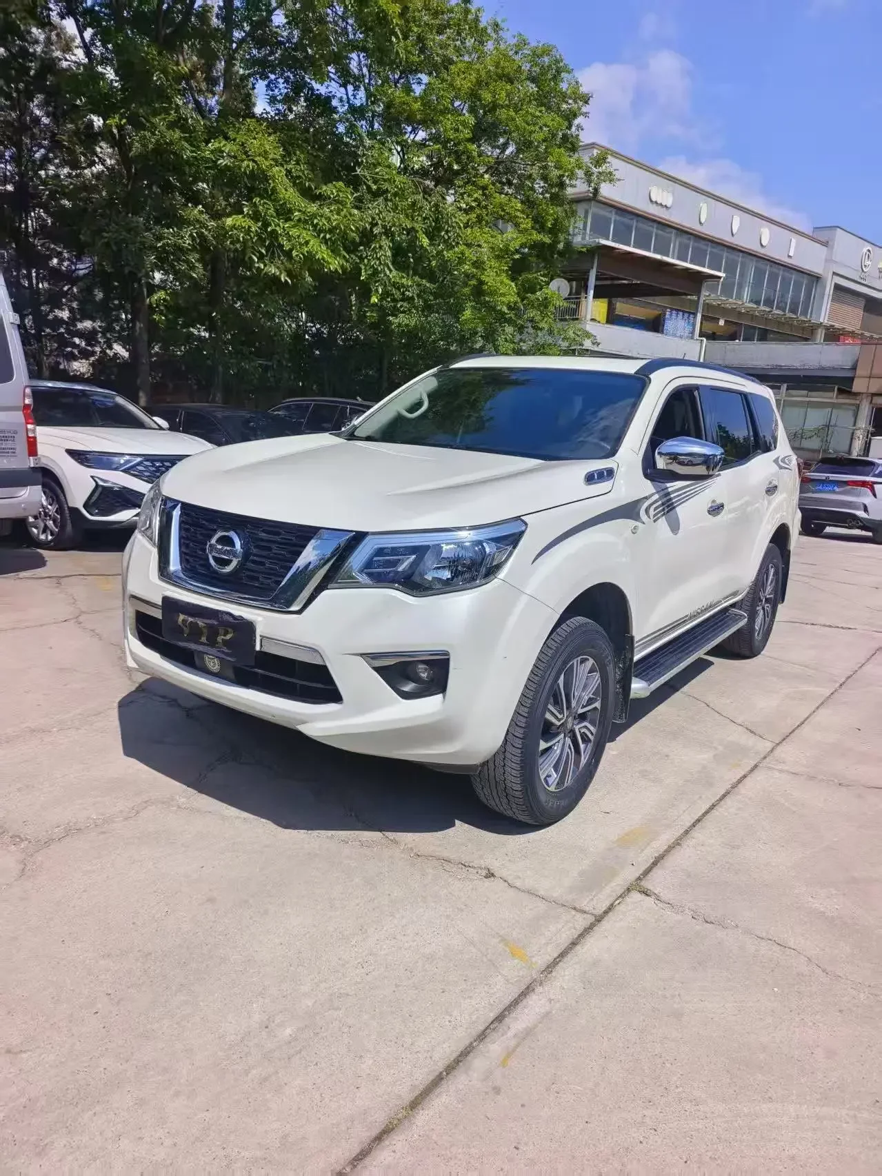 Nissan Tuda  из Китая