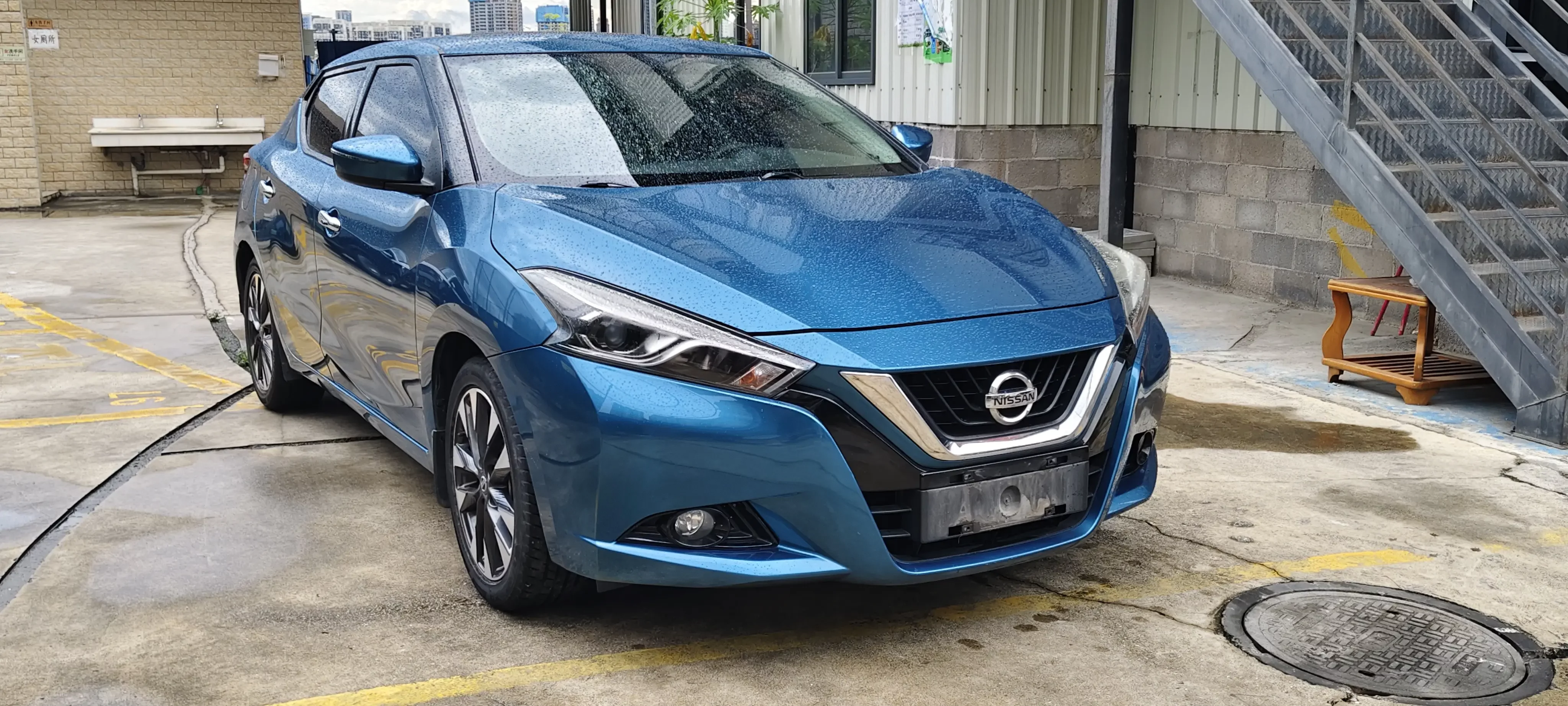 Nissan bluebird