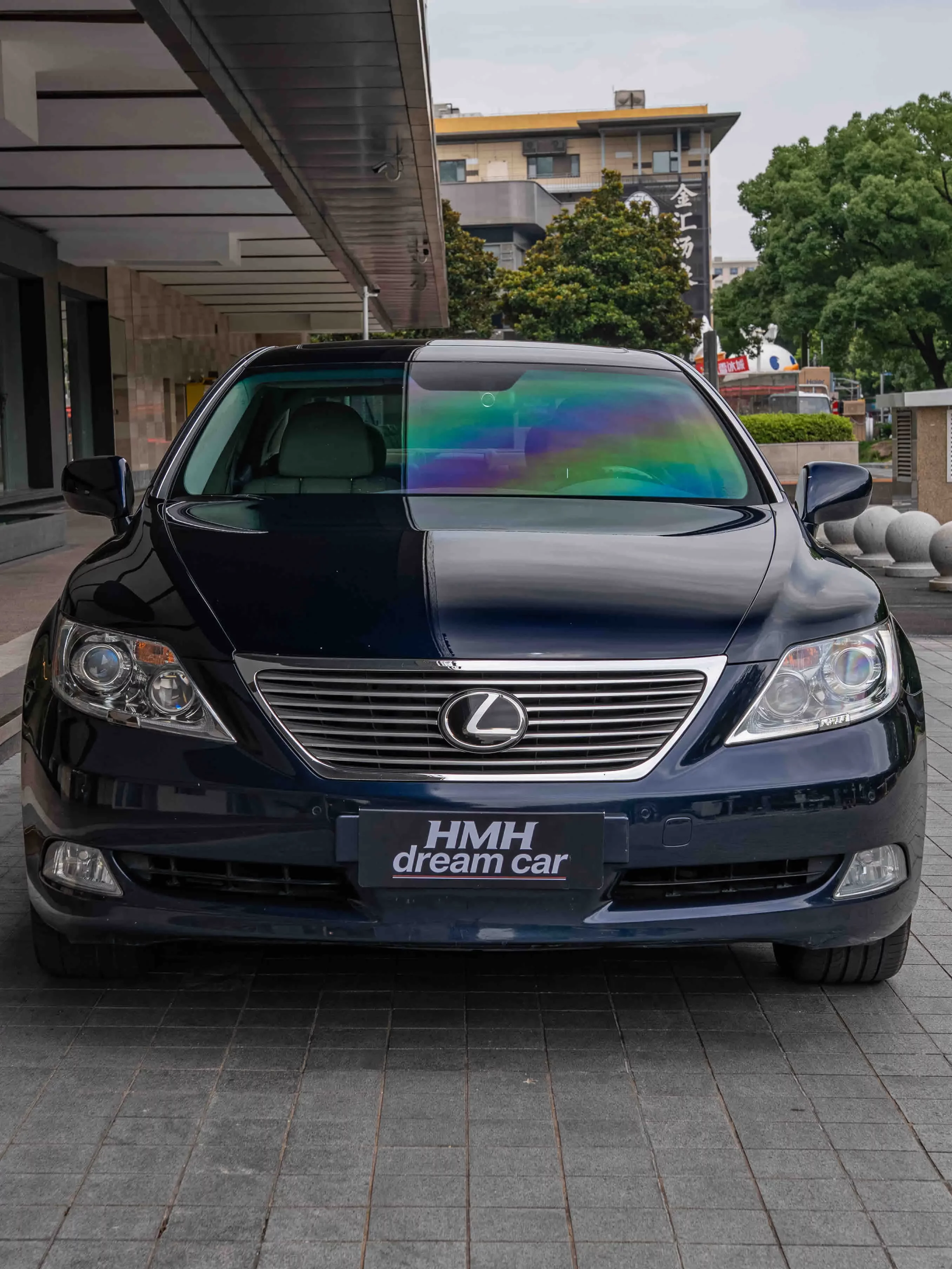 Lexus LS