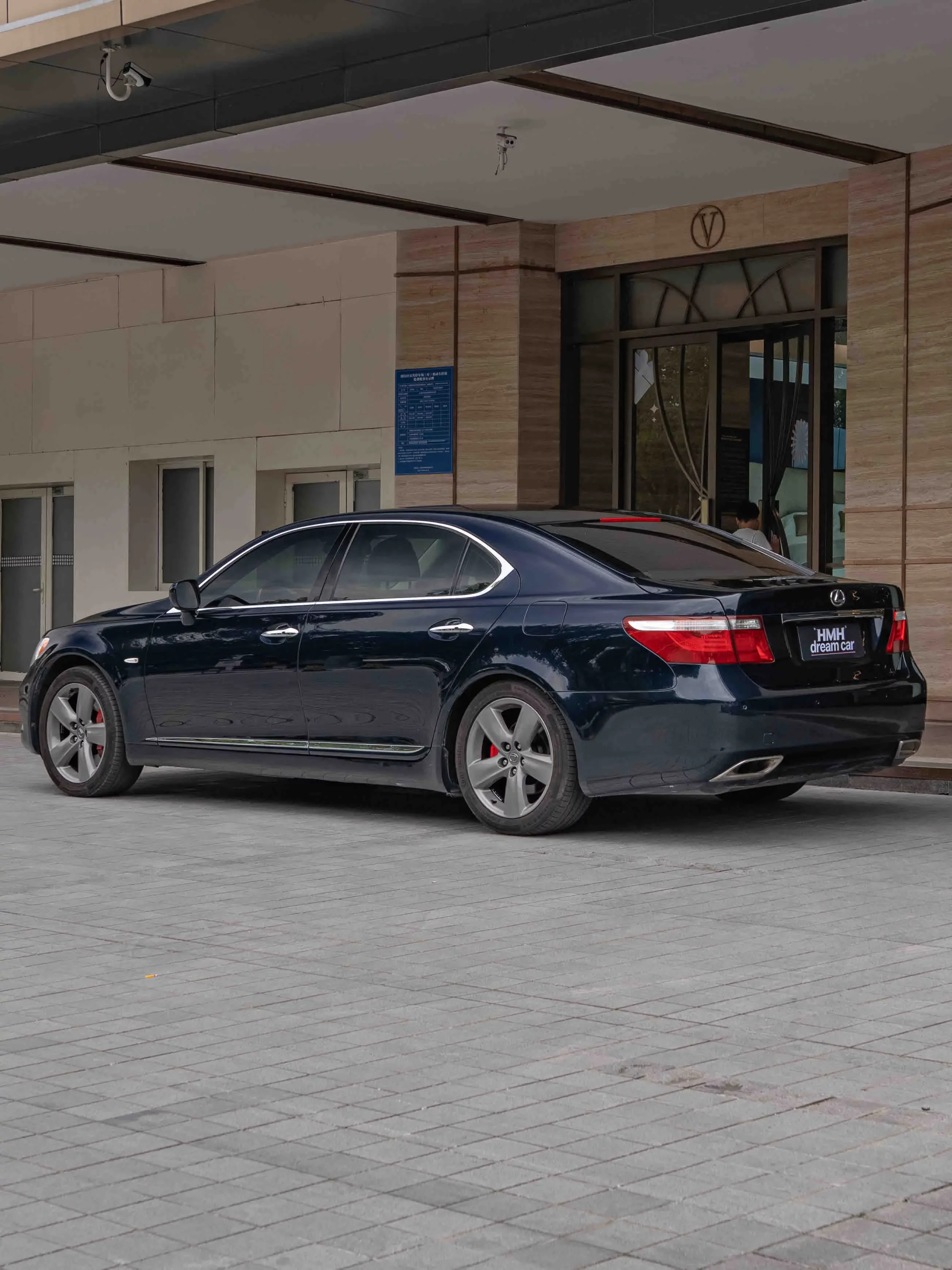 Lexus LS