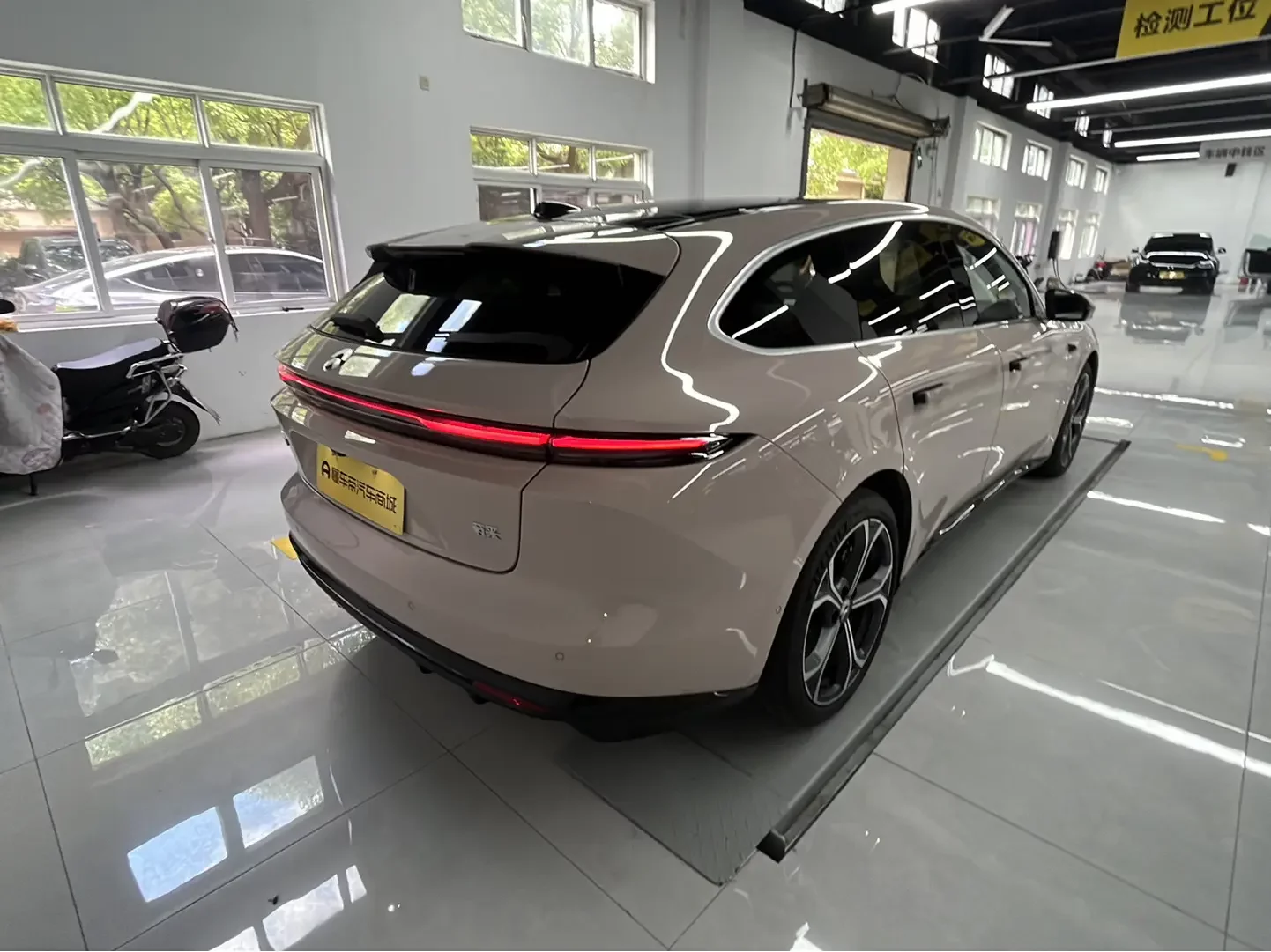 NIO ET5T