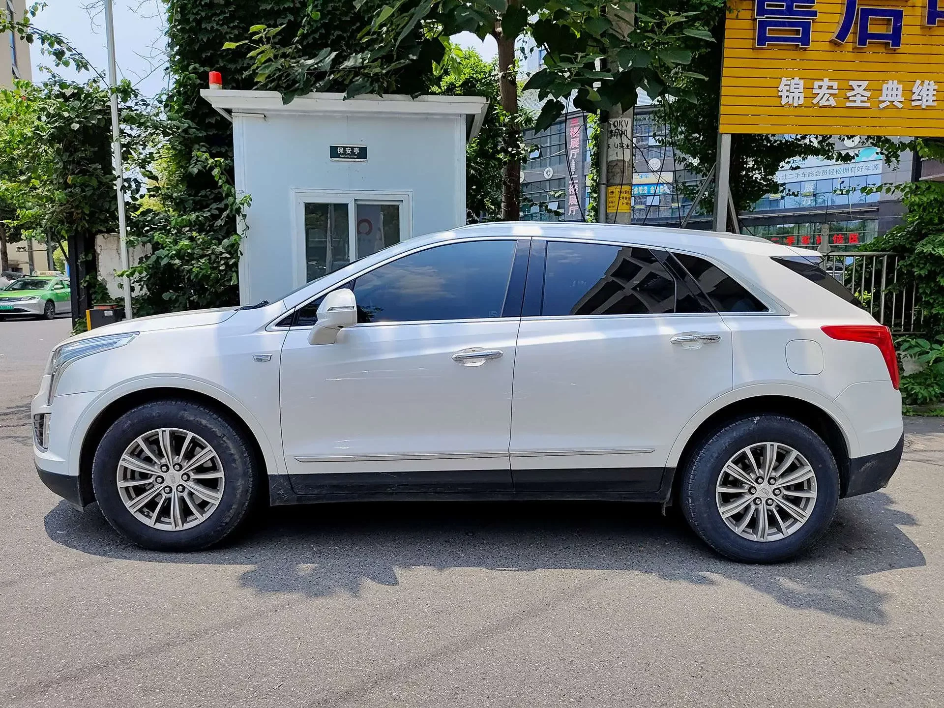 Cadillac XT5  из Китая
