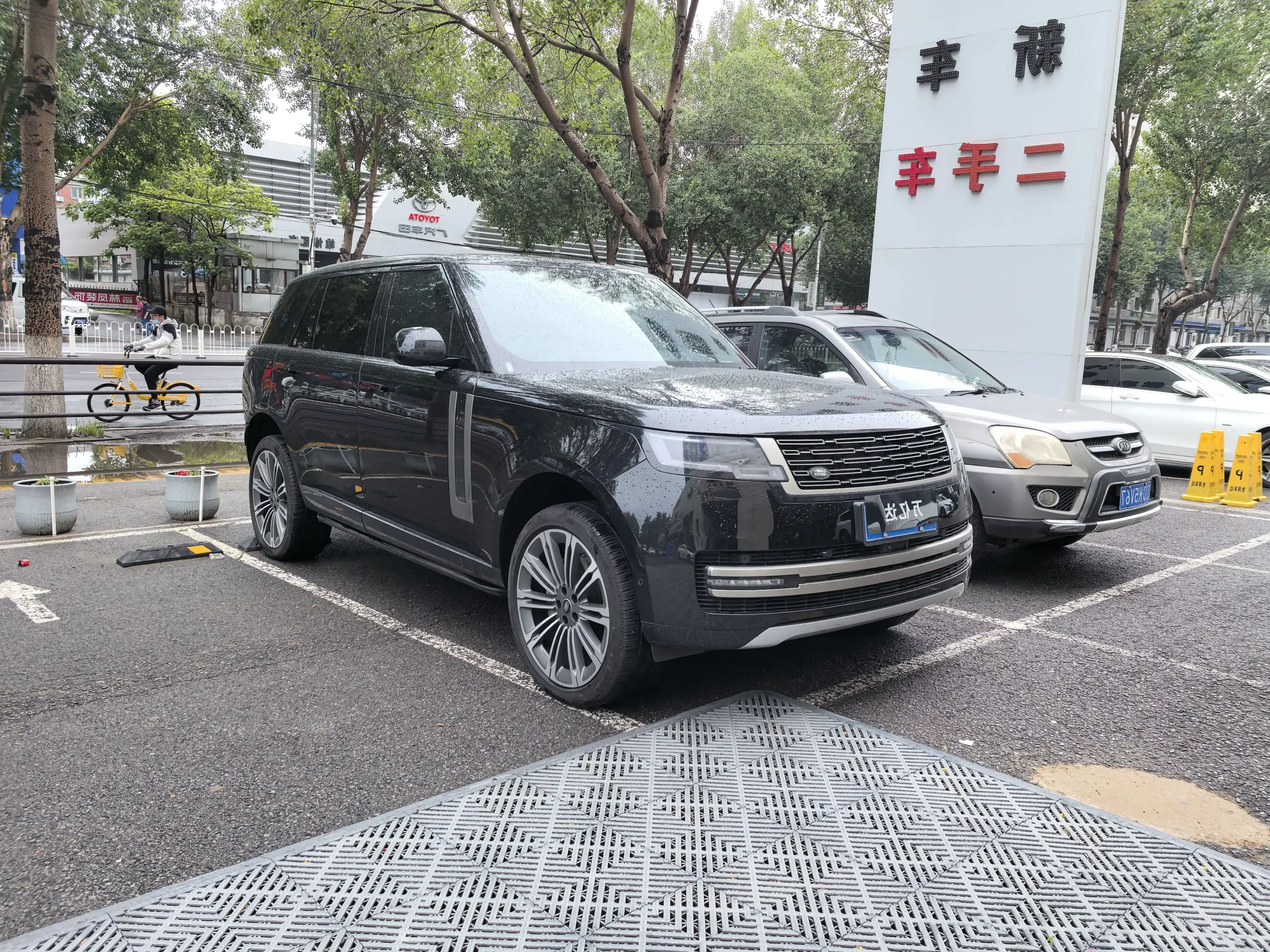 Land Rover range rover