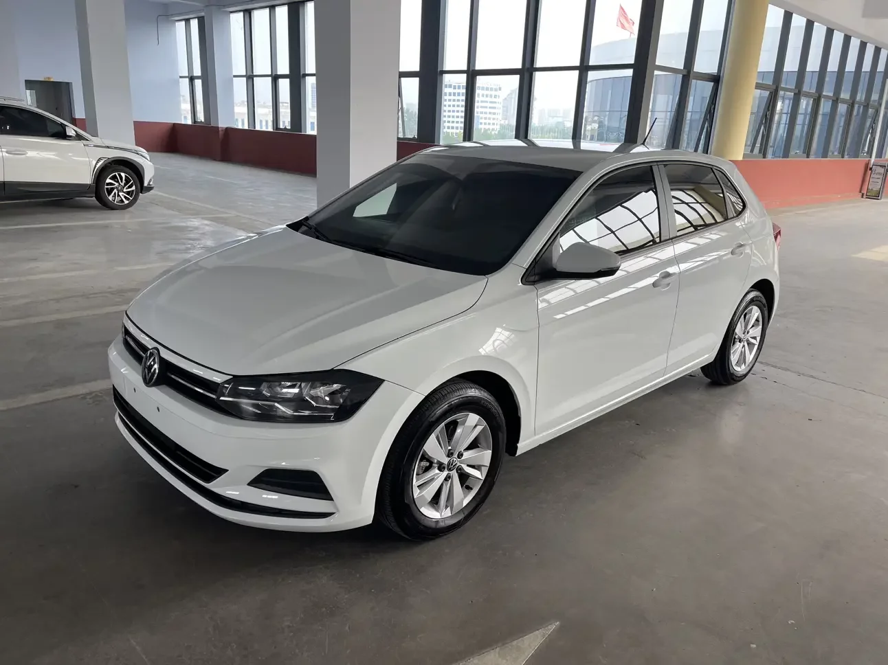 VOLKSWAGEN POLO