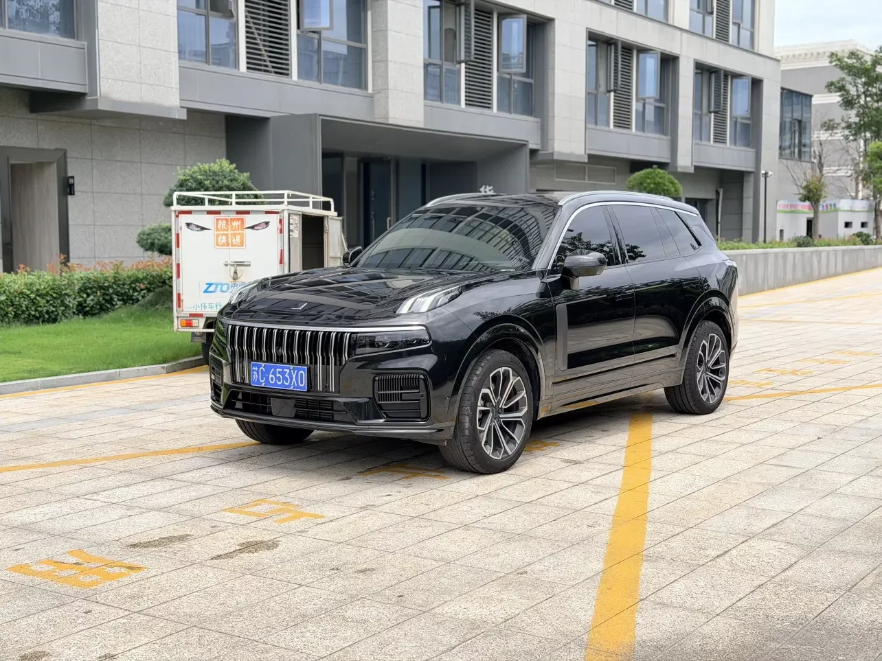 Lynk & Co 09