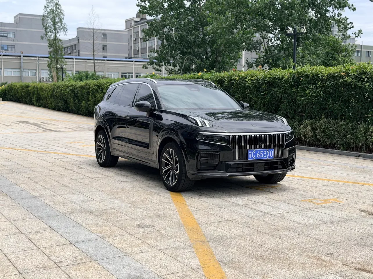 Lynk & Co 09