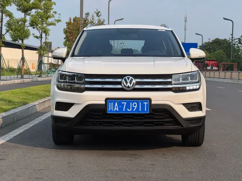 Volkswagen Tharu